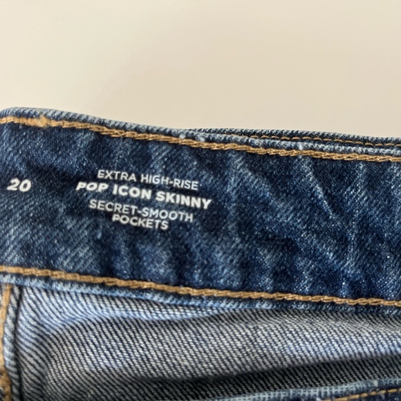 Old Navy w/ Tag - Extra High Rise Pop Icon Skinny Distressed Jeans, Size 20 - Picture 2 of 6